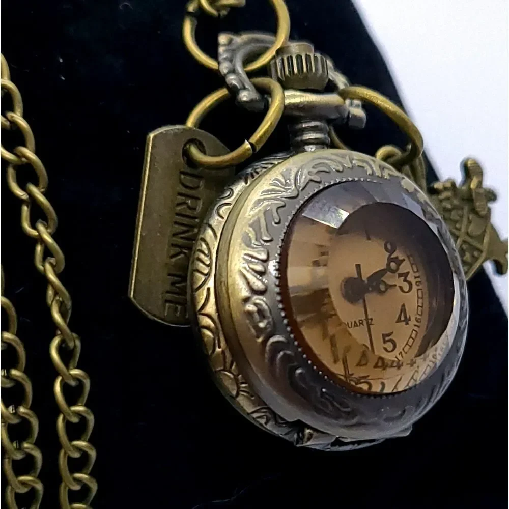 Alice In Wonderland Engraved Antique Bronze Quartz Pocket Watch Necklace Rabbit